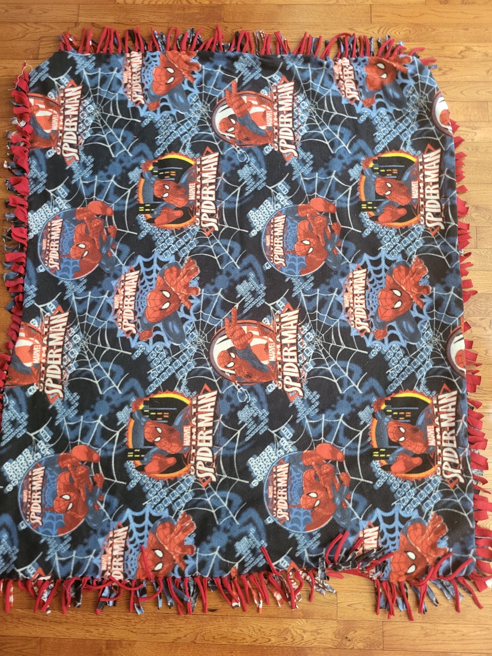 Marvel Spider-Man Kids Fleece Tie Blanket - Red & Blue